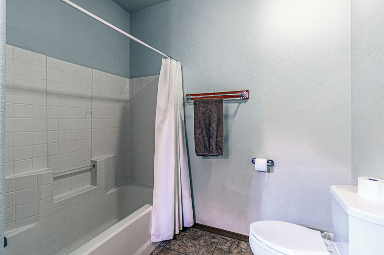 Bathroom 4, Love Prescription, Lincoln