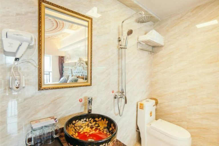 Bathroom, Bandao Holiday Hotel, Changde