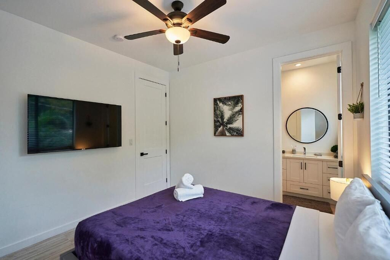 Room 2, Villa Caicos Fire Pit Pool, Broward