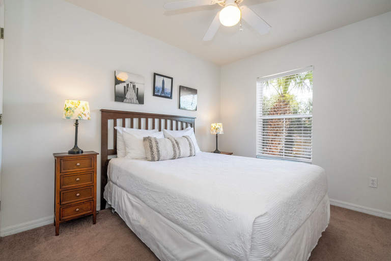 Room 3, Bright 3B w/ Pool Close to Disney @ Encantada 8545, Osceola