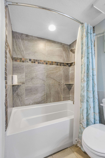 Room 1, Phoenix I 1112-11th Floor Splash pad Beachfront 2 Bedrooms 2 Baths, Baldwin