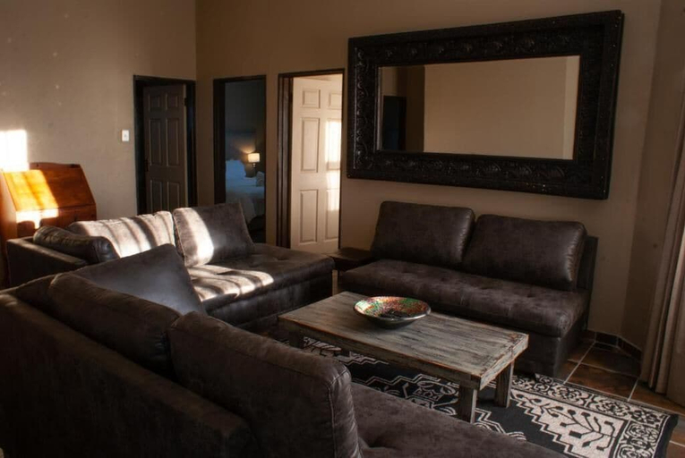 Interior 3, Casa de la Presa 1, Capricorn