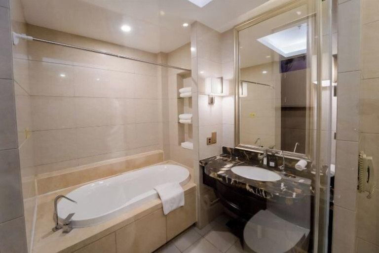 Bathroom 3, Sunwu Hot Spring International Hotel, Binzhou