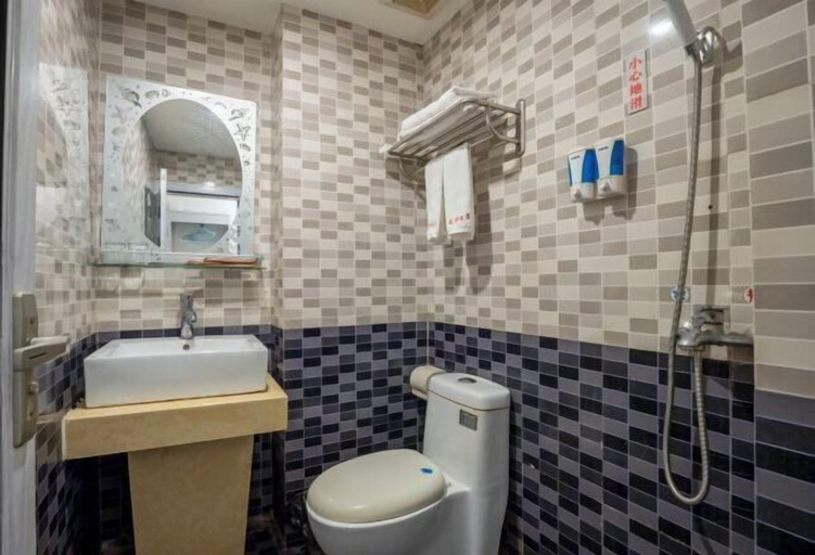Bathroom 3, Longxiang Hotel, Zhuhai