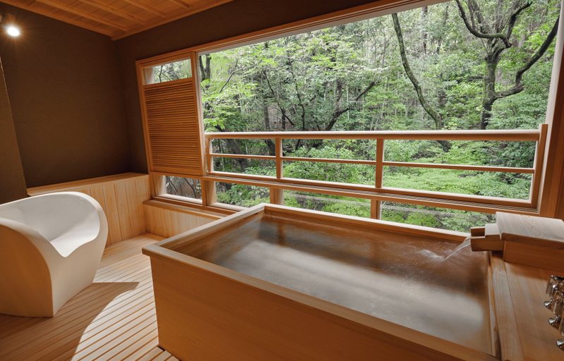 Bathroom 5, Araya Totoan, Kaga
