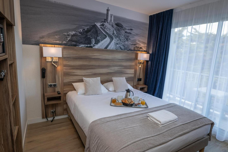 Bedroom 2, Hotel Europa, Morbihan
