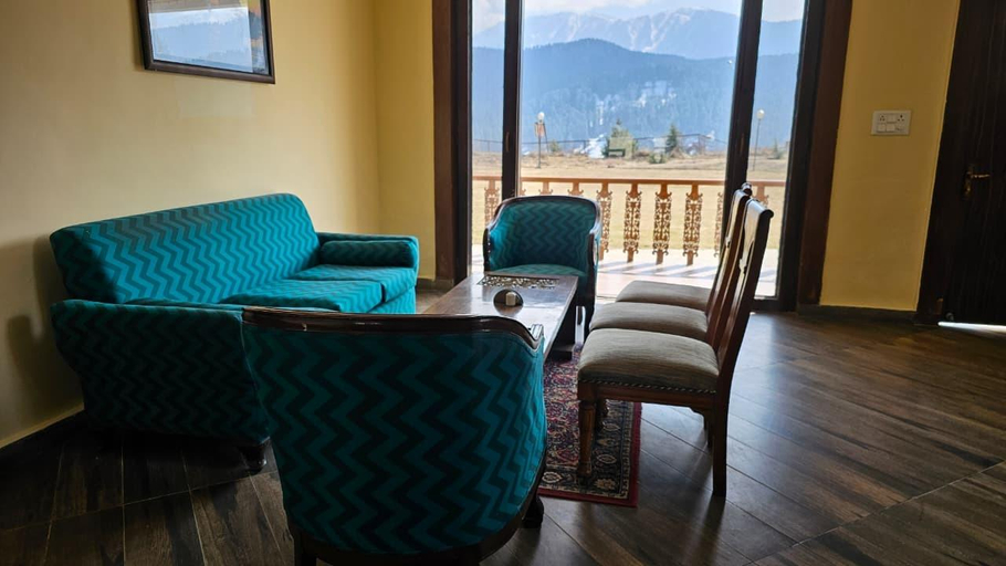 Others 5, Grand Mumtaz Tangmarg, Baramulla
