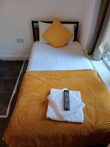 Bedroom 5, 30 Beckenham Studios, London