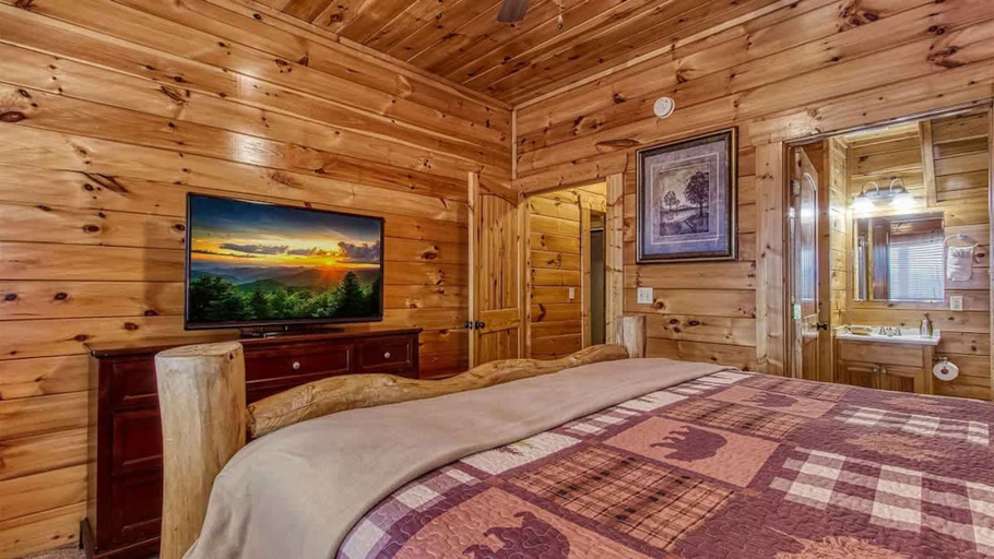 Room 5, Majestic Overlook II by Beyond Expectations, Sevier