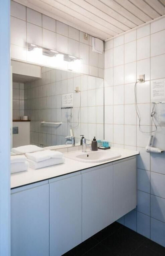 Bathroom 4, Hotel Friheden ApS, Bornholm