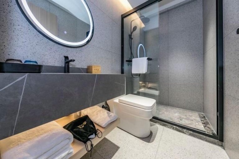 Bathroom 4, xilinxiaoyuan Guesthouse, Longyan