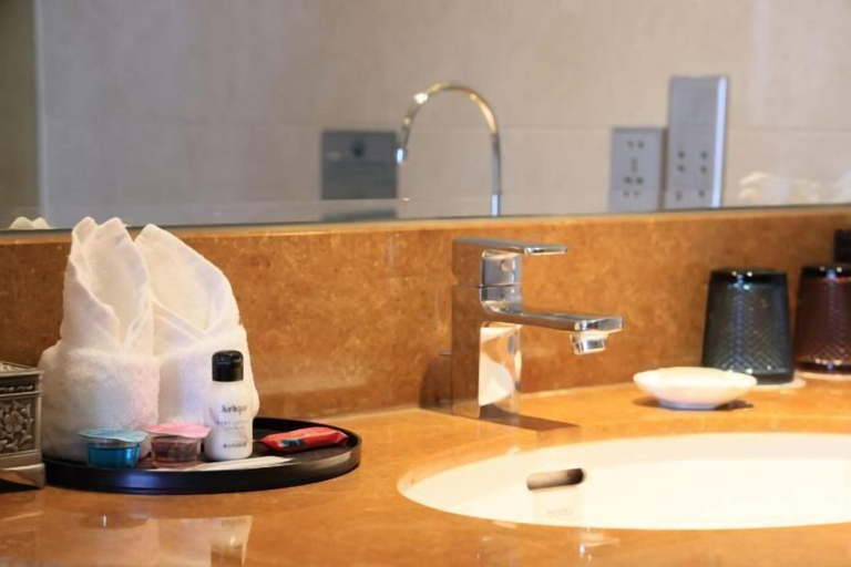 Bathroom 4, Nanjing Grand Hotel, Nanjing