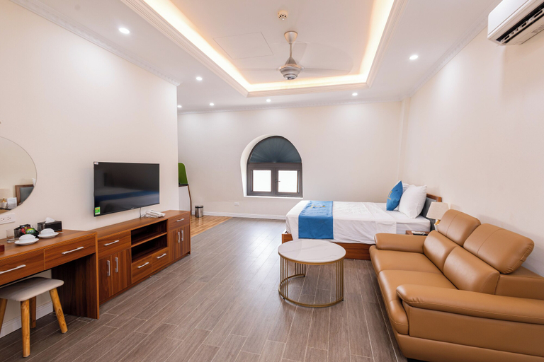 Others 5, Royal Louis Hotel, Từ Liêm