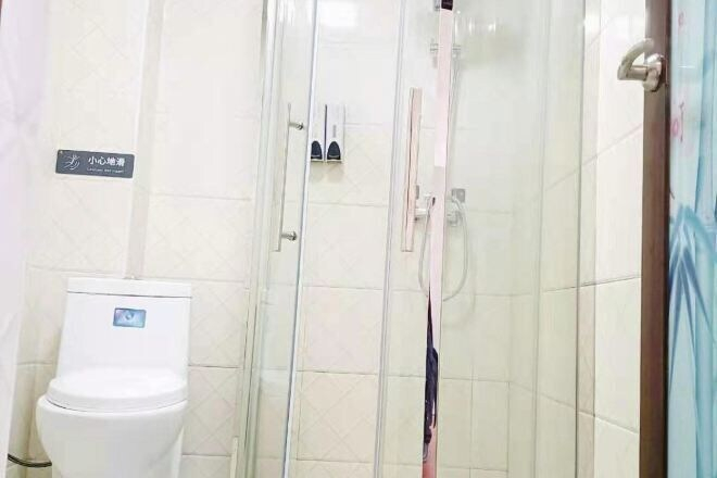 Bathroom 3, Starlight Hotel(Jinggangshan Railway Station Store), Ji'an