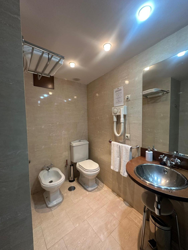 Bathroom 3, Hotel Vado del Duraton, Segovia