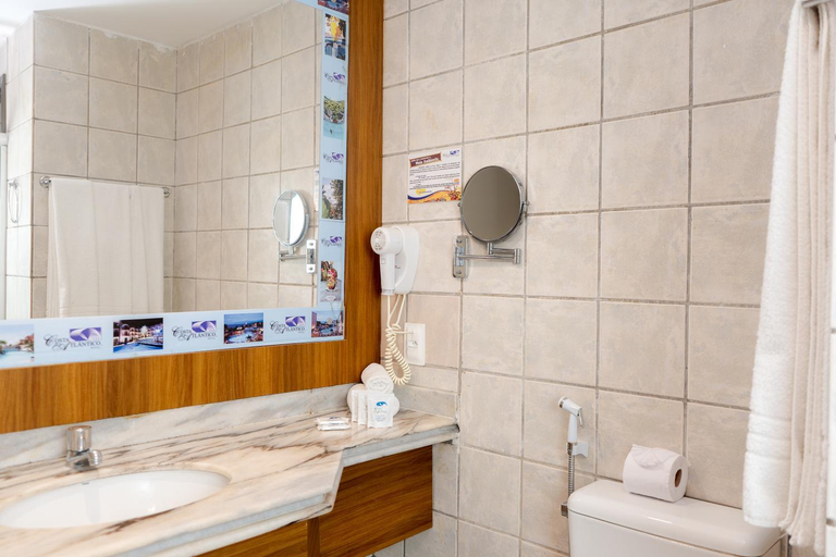 Bathroom 5, Costa Do Atlantico, Natal