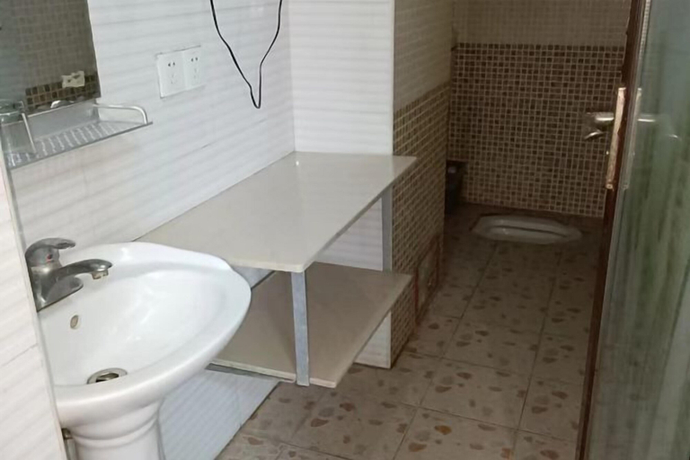 Bathroom 4, Beihai Hongye Hotel, Beihai