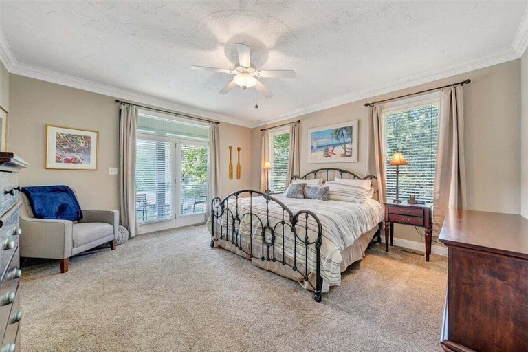 Room 4, Great Escape on Smith Mountain Lake - Lakefront, Private Dock, & Hot Tub, Franklin