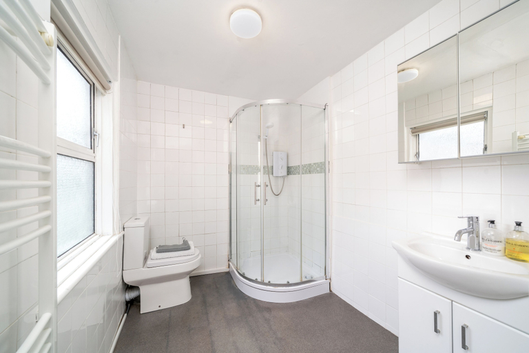Bathroom 3, Spacious Studio Apartment Soho Square, London