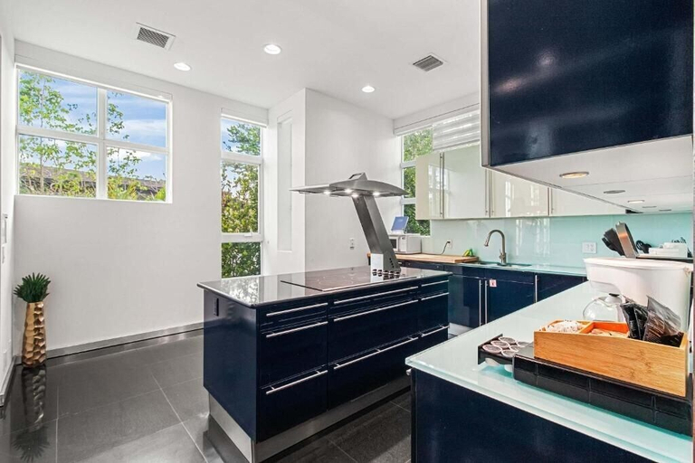 Private kitchen 3, Villa Bali Jacuzzi Pool Room, Broward