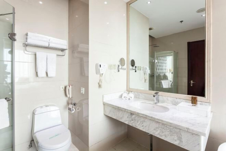 Bathroom 4, Yuchenyuan Hotel, Shuozhou