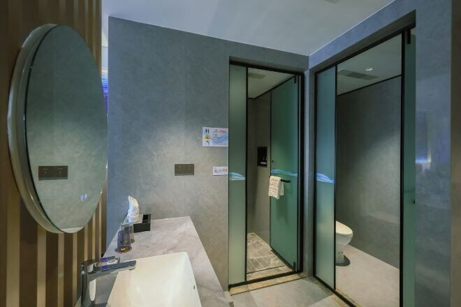 Bathroom 5, Yuhe Hotel, Leshan