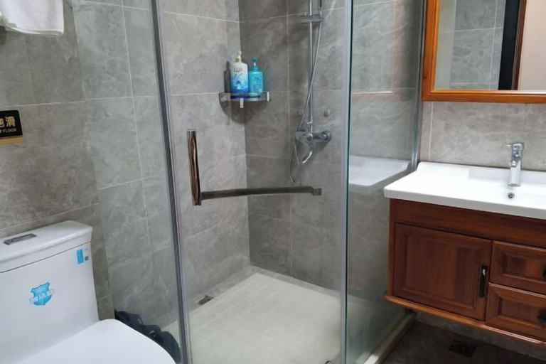 Bathroom, Ruyilou Hostel, Wenzhou