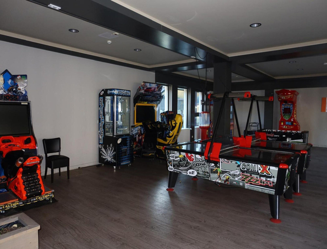 Game room 2, Cosy Apartment in Hambachtal Holiday Park, Birkenfeld