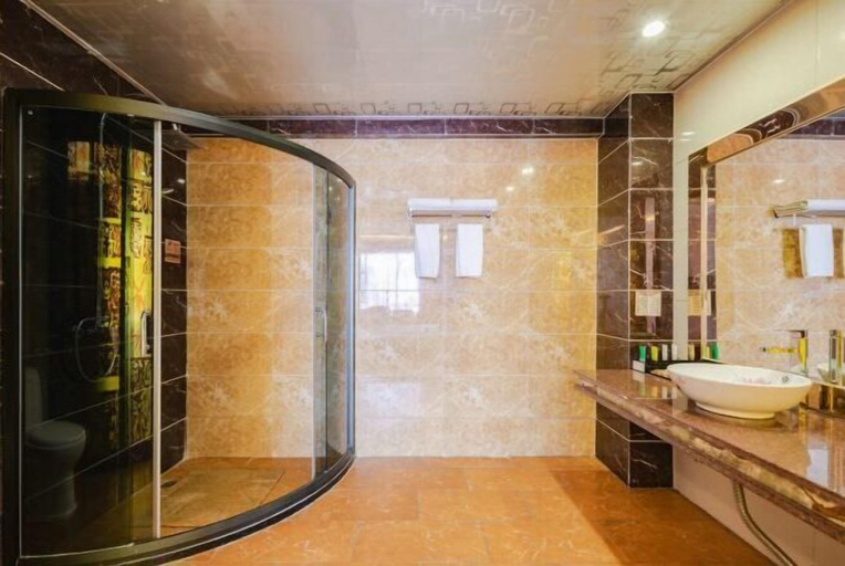 Bathroom 4, Pangye Hotel, Chuxiong Yi