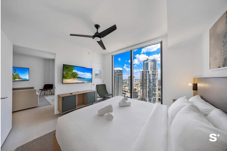 Room 3, Downtown 1-BD Condo With City Views, Miami-Dade
