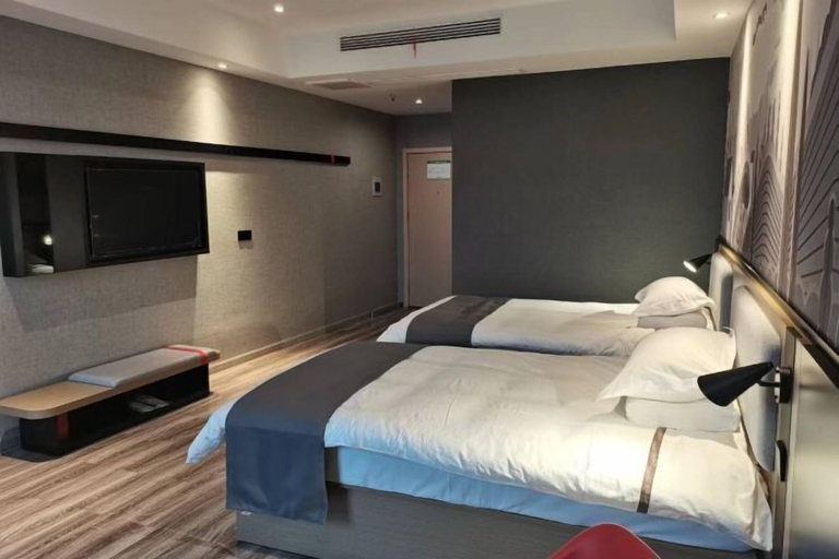 Bedroom 2, Baibuting Hotel, Jiaxing
