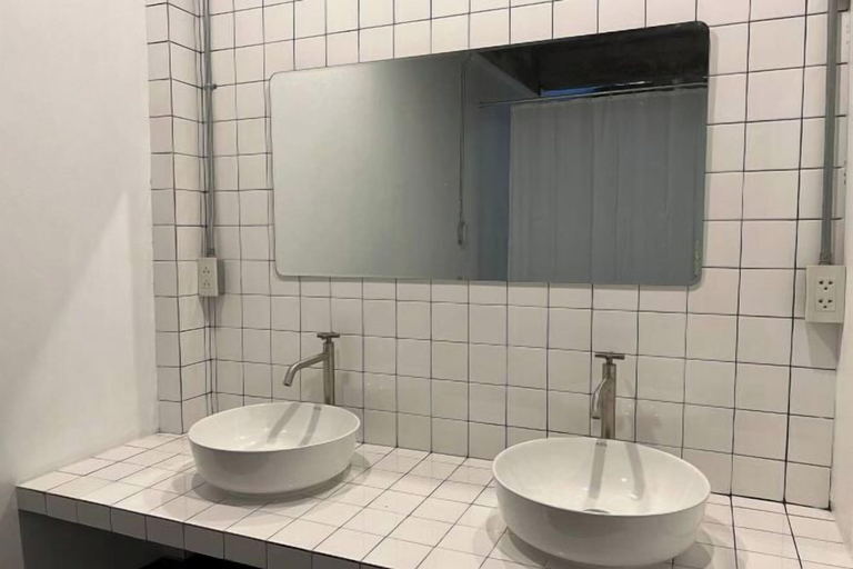 Bathroom 2, Baan650 Hostel, Hat Yai