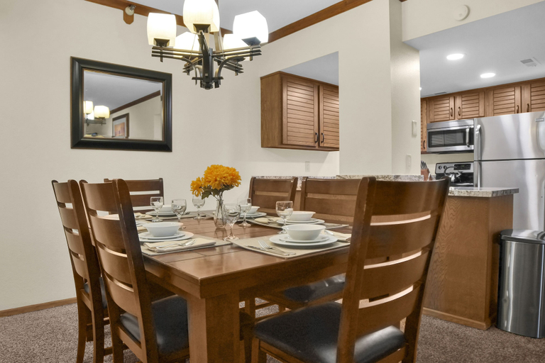Dining 4, Park City Ski Resort UT - Park Station Condos, Summit