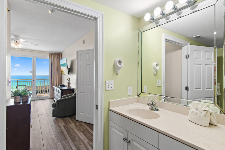Bathroom 4, Sterling Shores 818, Okaloosa
