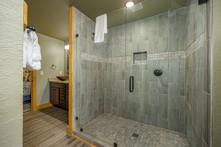Bathroom 3, A Majestic Hilltop, Sevier