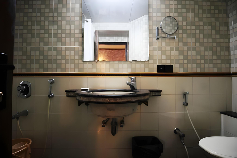 Bathroom 5, Hotel Ameya, Mumbai City