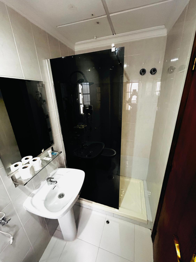 Bathroom 5, Hostal Cala Verde, Almería