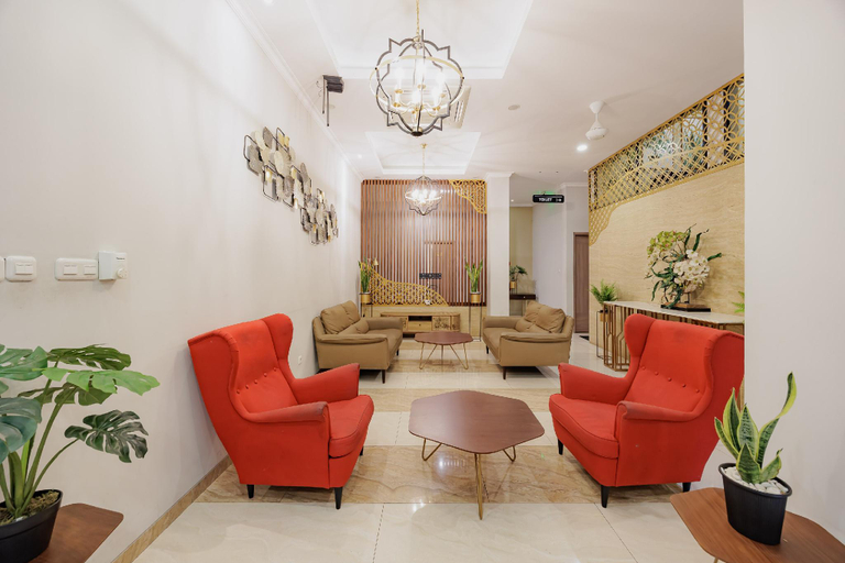 Public Area 3, RedDoorz Premium near Ragunan Zoo 2, South Jakarta