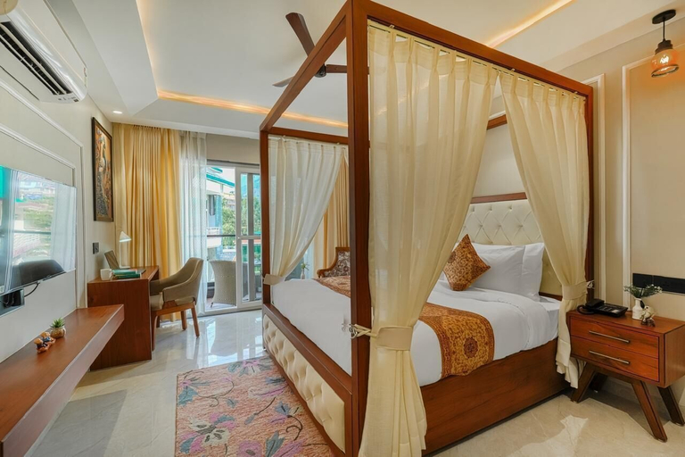 Room 4, Divine Peaks Dharamshala, Kangra