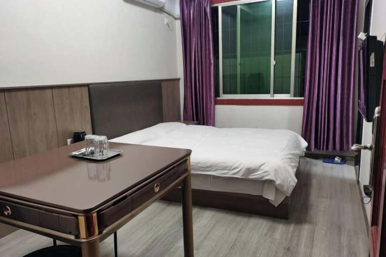 Bedroom 2, Zizhong Yonghao Business Hotel, Neijiang]]
