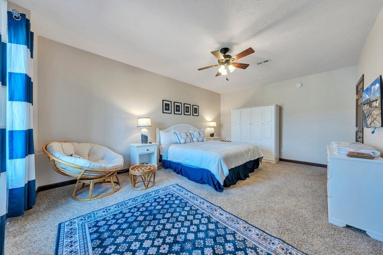 Room 4, Whisper Haven - Private Dock & Pet Friendly, Bedford
