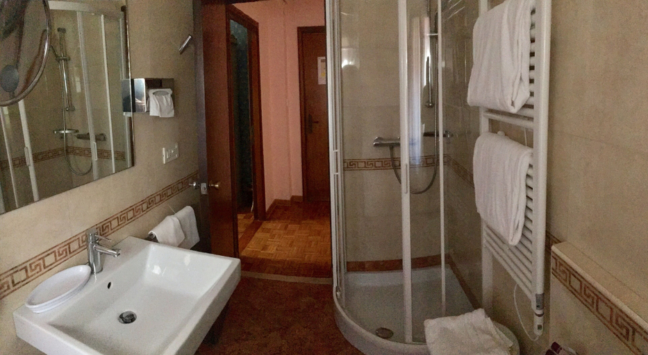 Bathroom 5, Royal San Marco Hotel, Venezia