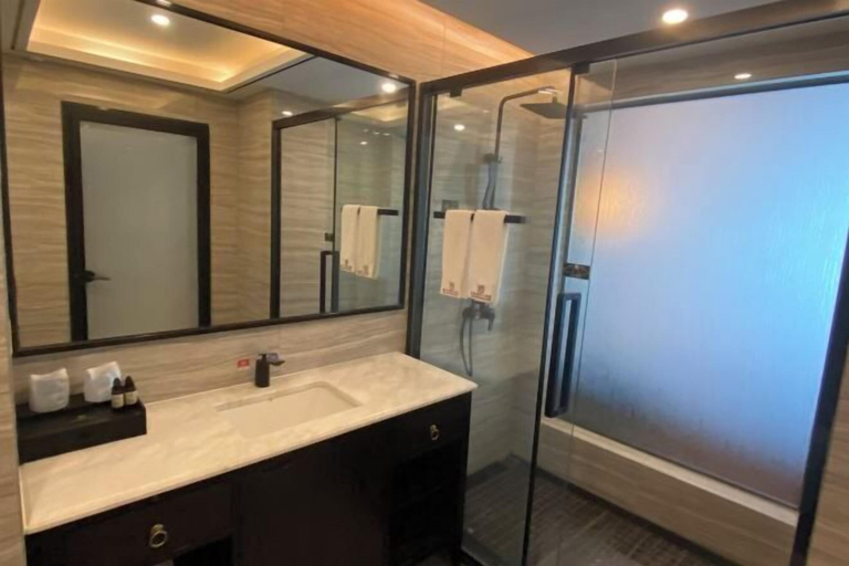 Bathroom 3, Jun'an International Hotel, Wuzhou