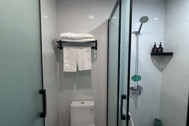 Bathroom 4, Naerdasi Hotel, Nanjing