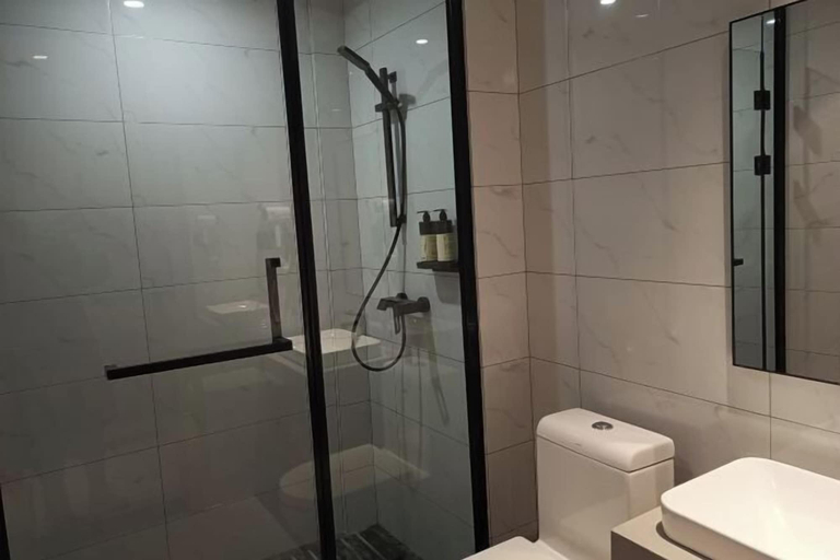 Bathroom 2, Xiya Zhenpin Hotel, Xinyu
