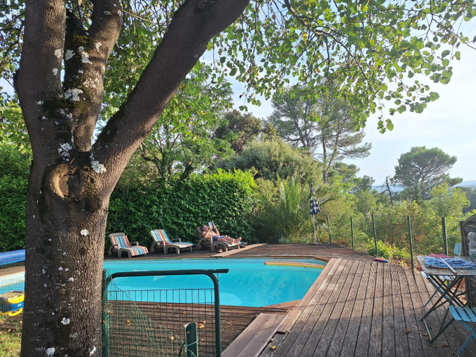 Sport & Beauty 2, Chalet, calme, absolu, superbe vue, et piscine (en ete), Aude