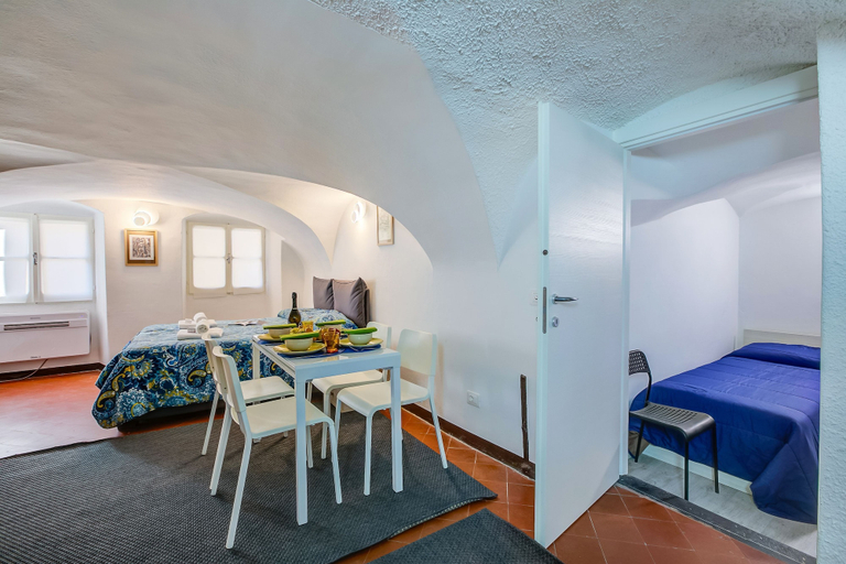 Room 3, Casa Vacanze Maimone 3, Imperia