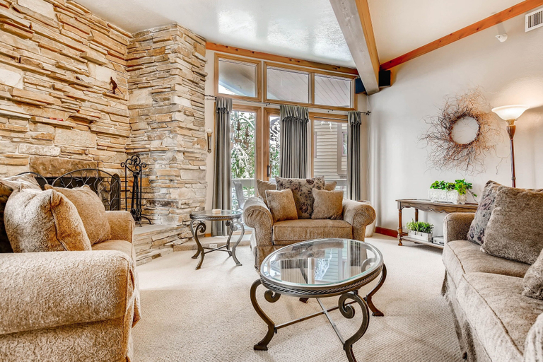 Living area 2, Park City Ski Resort Resort Vacation Homes, Summit
