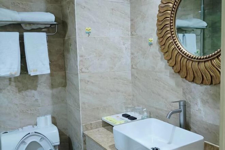 Bathroom 4, Jinjun Hotel (Chongqing North Railway Station), Chongqing
