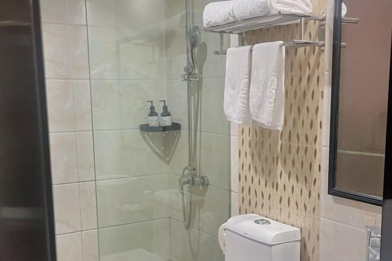 Bathroom 3, Shell Hotel (Zhuhai Doumen Daxin Xinduhui), Zhuhai